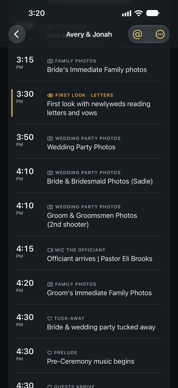 Timeline schedule for a sample wedding, Avery & Jonah, showing the first look, wedding party photos and family photos with times